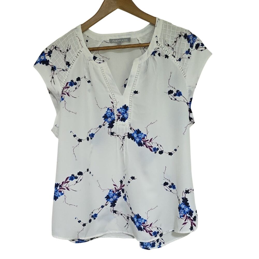 Daniel Rainn Womens Sz XL White/Blue Floral V-neck  Cap-Sleeve Lightweight Top